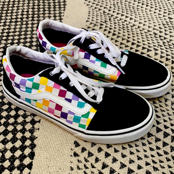 rainbow checkered vans size 4